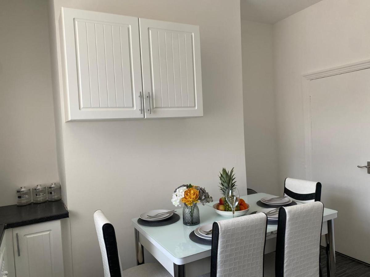 Cosy Cheerful 2 Bedrooms Near Piccadilly, Etihad Stadium Sleeps Up To 5 Manchester Luaran gambar